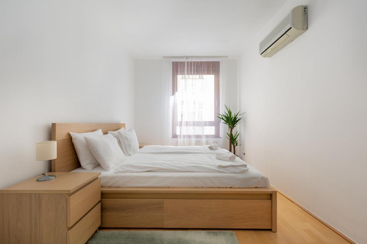 Super Central, 2-bedroom With Terrace * Budapest
